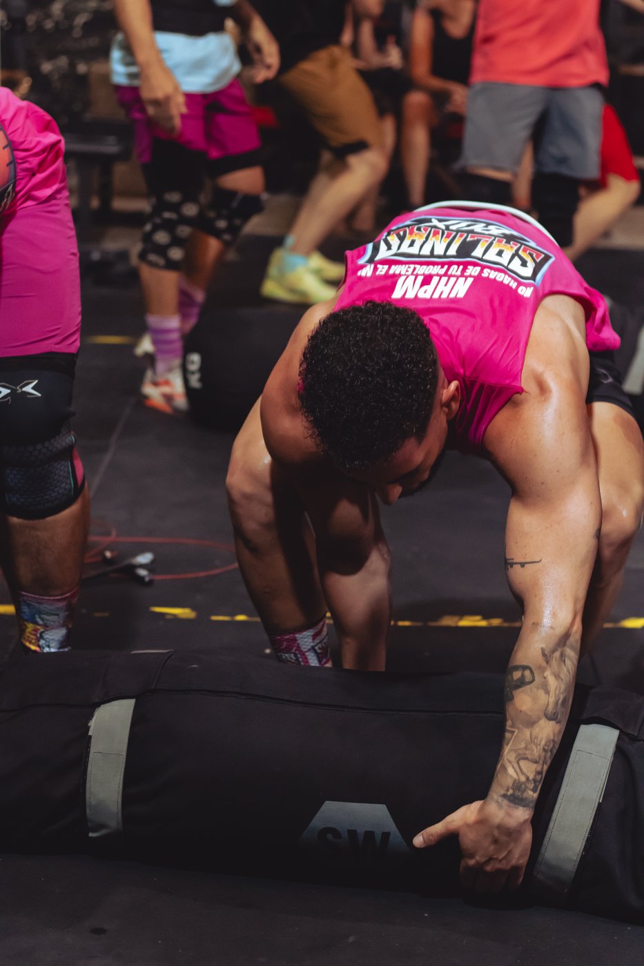 Álvaro entrenando CrossFit en competición
