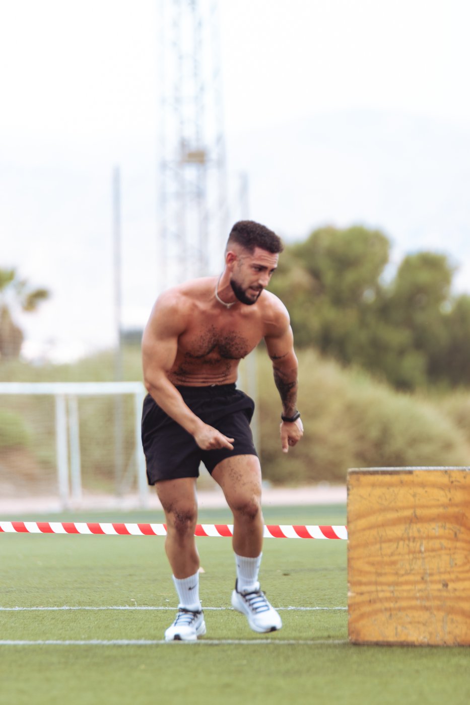 Álvaro entrenando salto al cajón